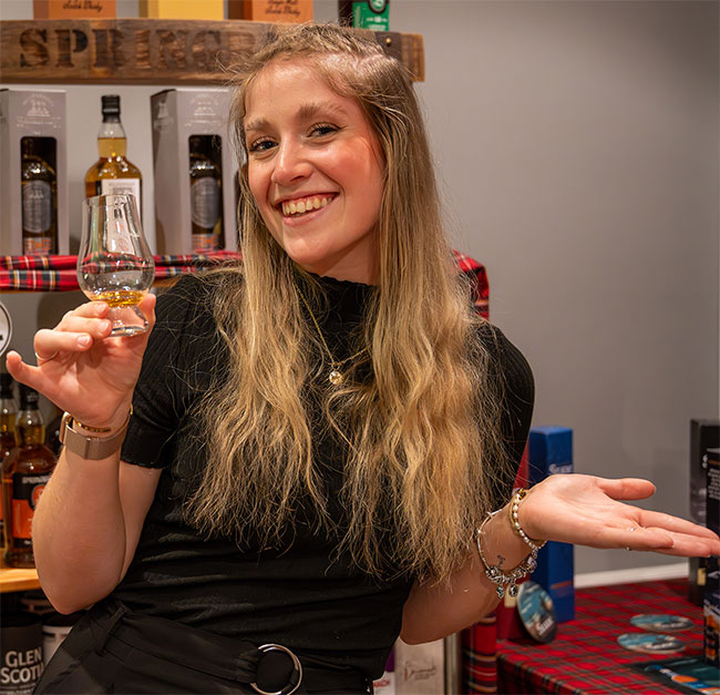 Tarona Whiskymesse Erfurt Girl